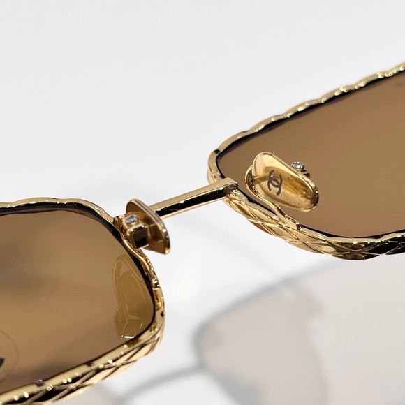 CHANEL Gold and Black Rectangular Sunglasses - Picture 3 of 7